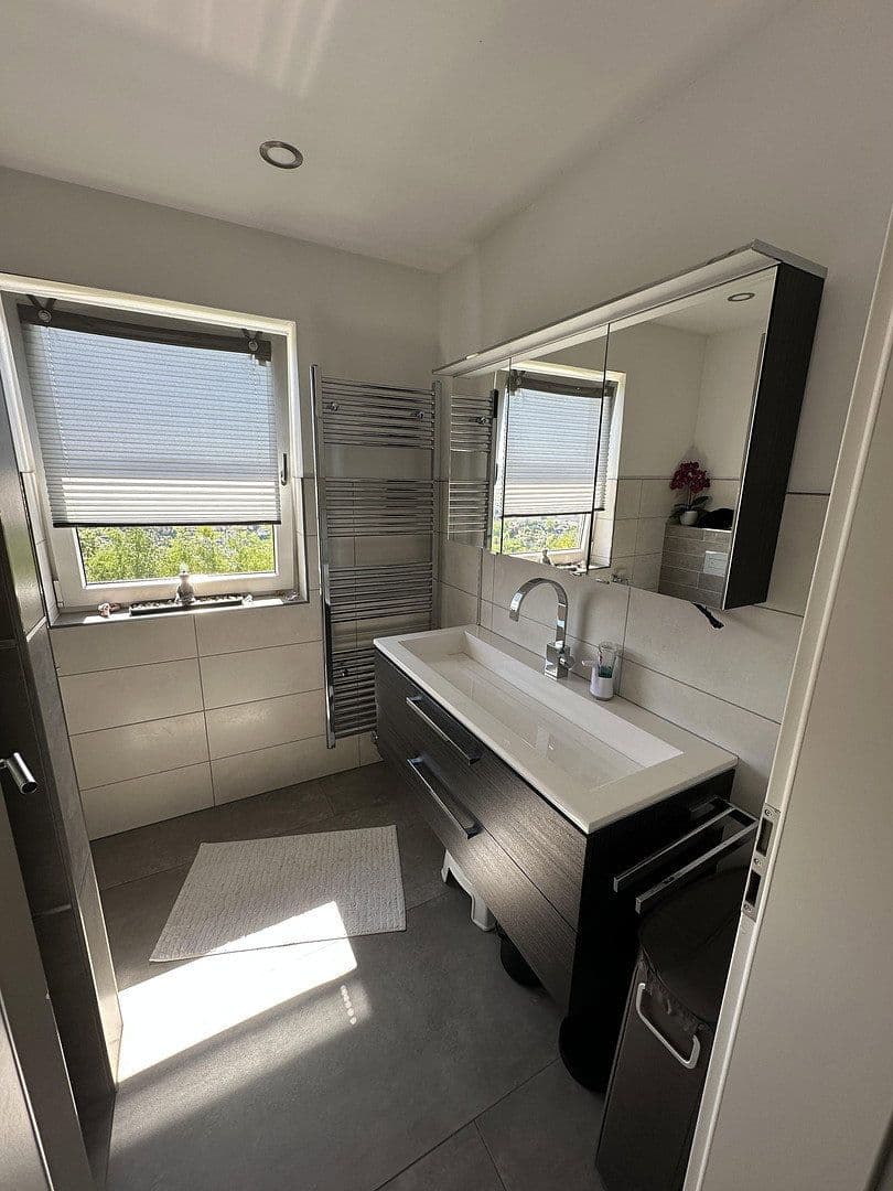 Prodej domu 240 m², pozemek 600 m², Bergneustadt, Severní Porýní-Vestfálsko Prodej domu 240 m², pozemek 600 m², Bergneustadt, Severní Porýní-Vestfálsko