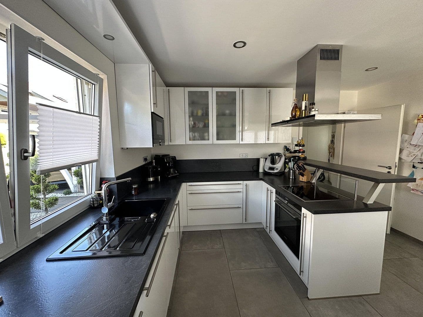 Prodej domu 240 m², pozemek 600 m², Bergneustadt, Severní Porýní-Vestfálsko Prodej domu 240 m², pozemek 600 m², Bergneustadt, Severní Porýní-Vestfálsko