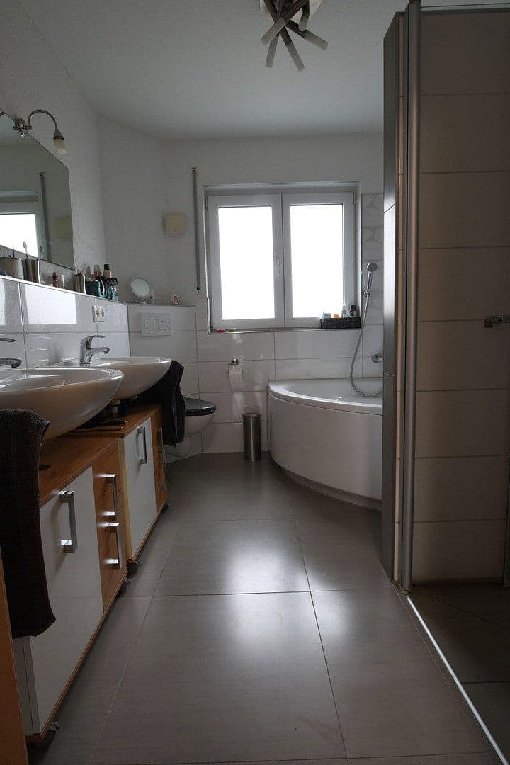 Pronájem bytu 4+kk 140 m², Pfaffenhofener Straße 10, Heilbronn-Böckingen, Bádensko-Württembersko Pronájem bytu 4+kk 140 m², Pfaffenhofener Straße 10, Heilbronn-Böckingen, Bádensko-Württembersko