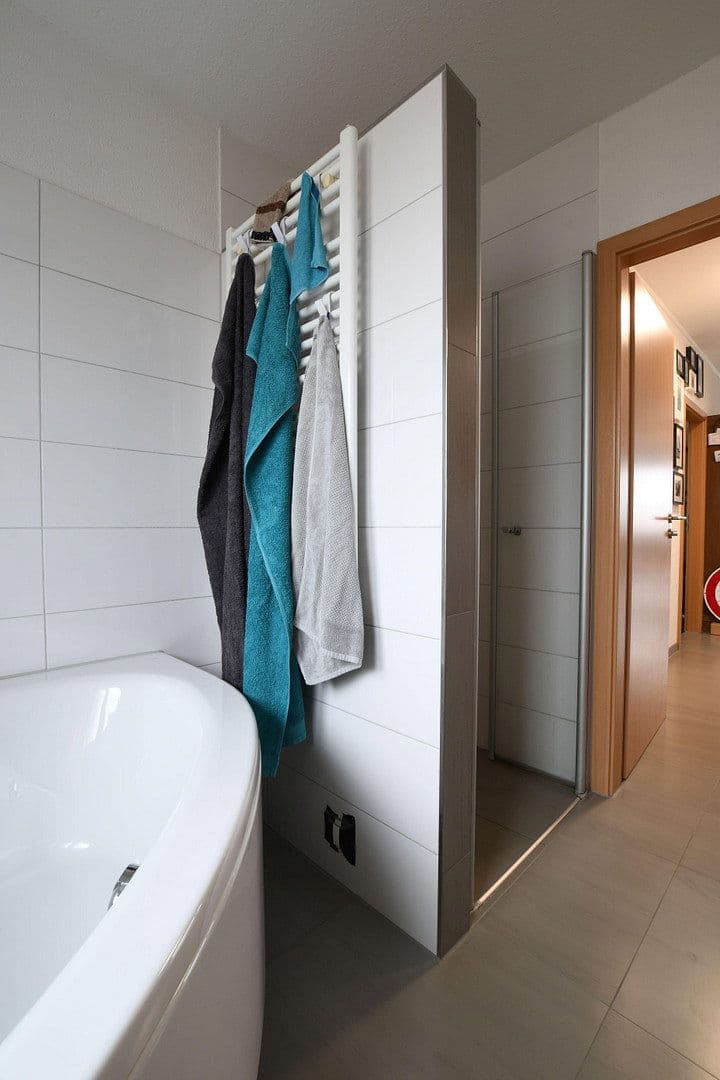 Pronájem bytu 4+kk 140 m², Pfaffenhofener Straße 10, Heilbronn-Böckingen, Bádensko-Württembersko Pronájem bytu 4+kk 140 m², Pfaffenhofener Straße 10, Heilbronn-Böckingen, Bádensko-Württembersko