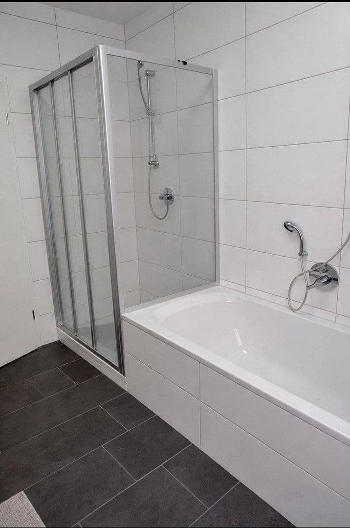 Prodej domu 325 m², pozemek 849 m², Dasing, Bavorsko Prodej domu 325 m², pozemek 849 m², Dasing, Bavorsko