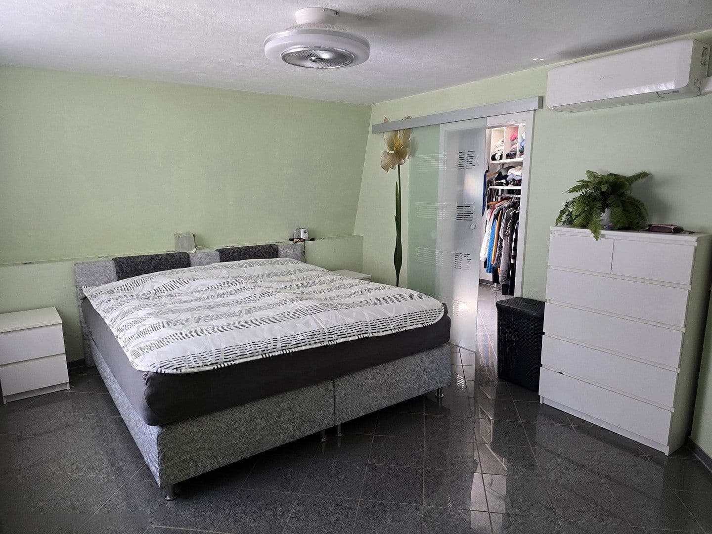 Prodej domu 310 m², pozemek 743 m², Rodenbach, Hessen Prodej domu 310 m², pozemek 743 m², Rodenbach, Hessen