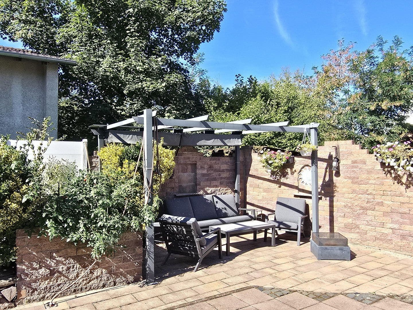 Prodej domu 310 m², pozemek 743 m², Rodenbach, Hessen Prodej domu 310 m², pozemek 743 m², Rodenbach, Hessen