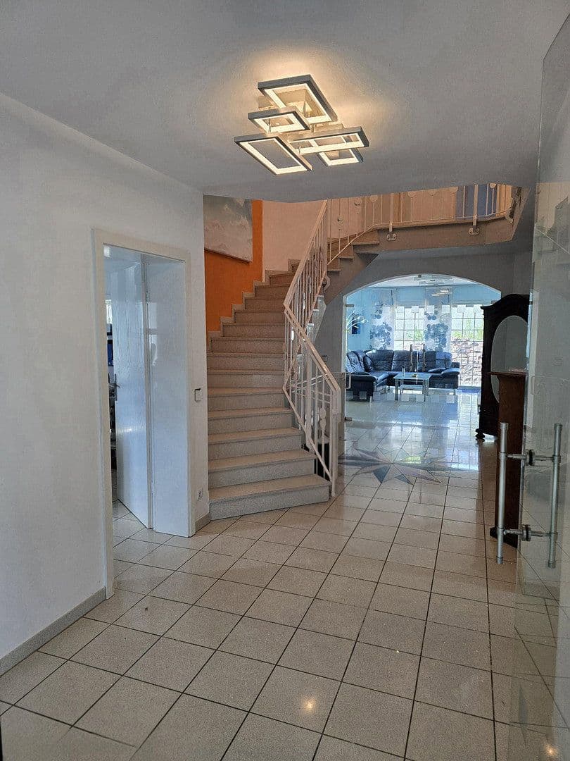 Prodej domu 310 m², pozemek 743 m², Rodenbach, Hessen Prodej domu 310 m², pozemek 743 m², Rodenbach, Hessen