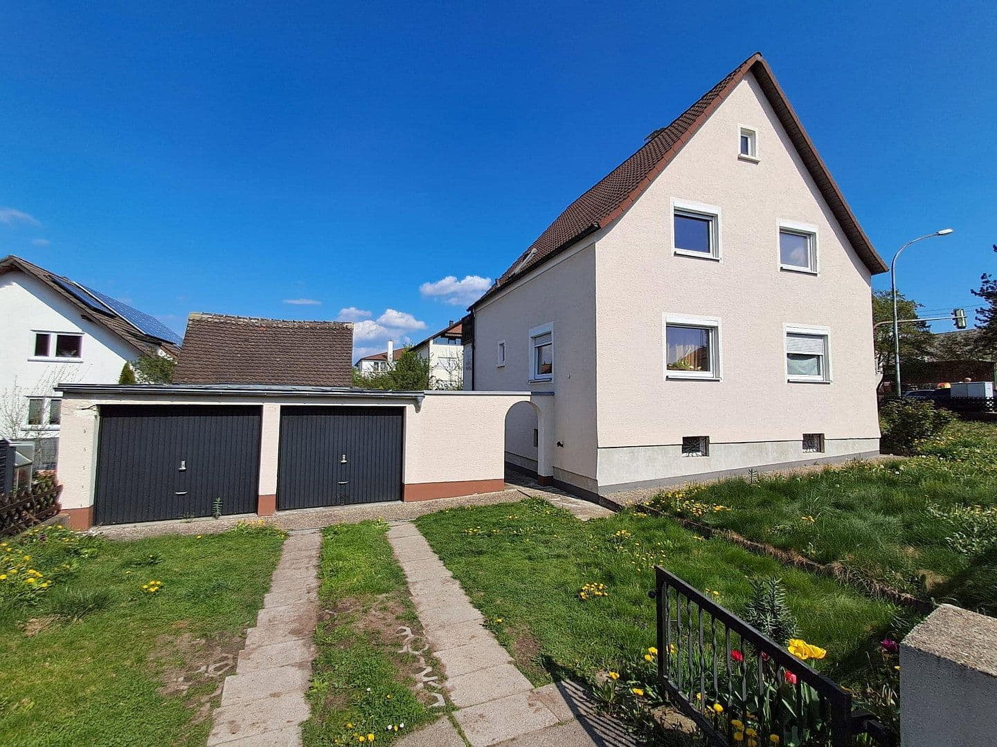 Prodej domu 120 m², pozemek 560 m², Leipheimer Straße 89, Neu-Ulm, Bavorsko Prodej domu 120 m², pozemek 560 m², Leipheimer Straße 89, Neu-Ulm, Bavorsko