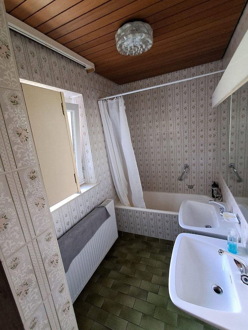 Prodej domu 120 m², pozemek 560 m², Leipheimer Straße 89, Neu-Ulm, Bavorsko Prodej domu 120 m², pozemek 560 m², Leipheimer Straße 89, Neu-Ulm, Bavorsko