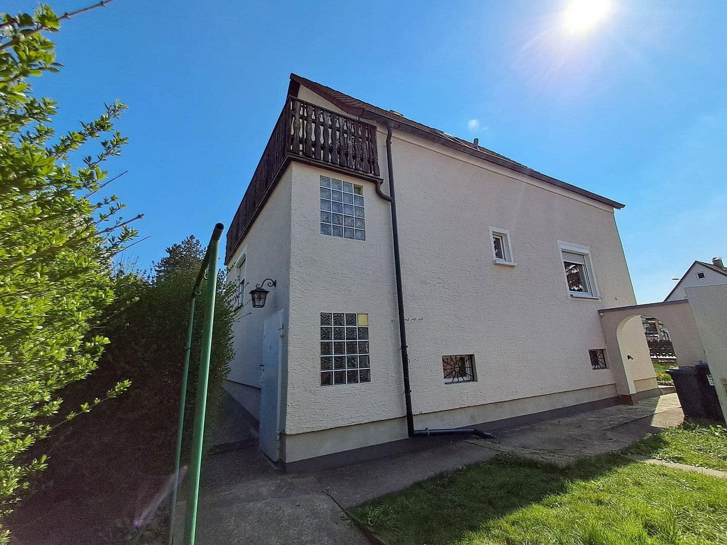 Prodej domu 120 m², pozemek 560 m², Leipheimer Straße 89, Neu-Ulm, Bavorsko Prodej domu 120 m², pozemek 560 m², Leipheimer Straße 89, Neu-Ulm, Bavorsko