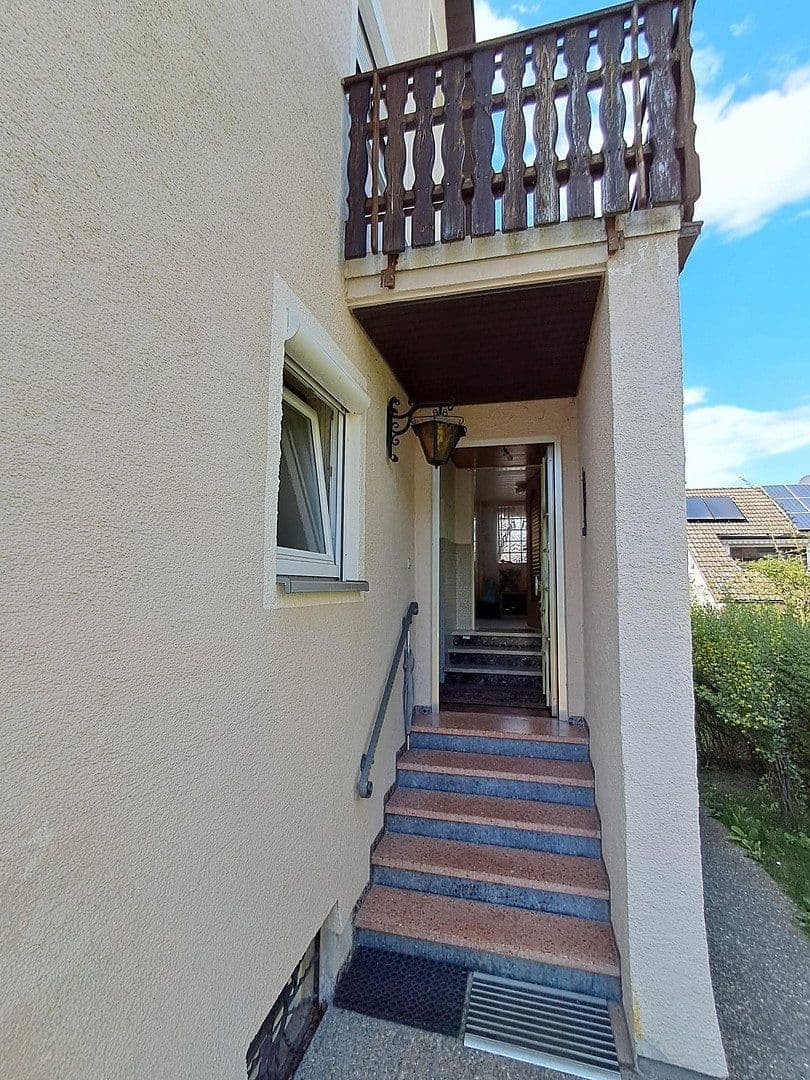 Prodej domu 120 m², pozemek 560 m², Leipheimer Straße 89, Neu-Ulm, Bavorsko Prodej domu 120 m², pozemek 560 m², Leipheimer Straße 89, Neu-Ulm, Bavorsko