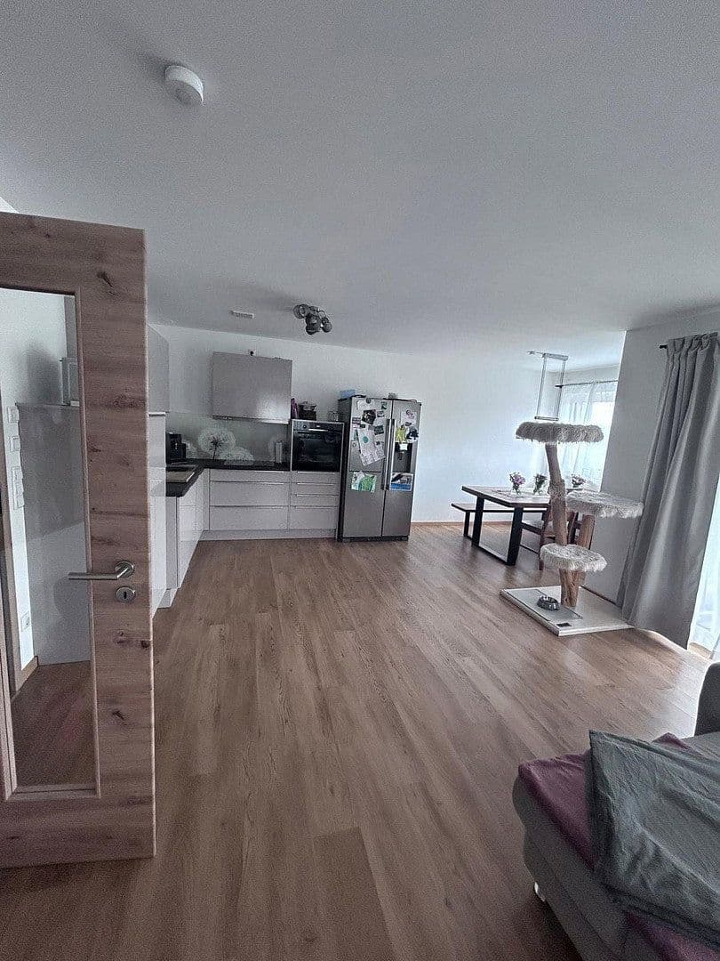 Pronájem bytu 3+1 78 m², Schloßstraße 11, Aham, Bavorsko Pronájem bytu 3+1 78 m², Schloßstraße 11, Aham, Bavorsko