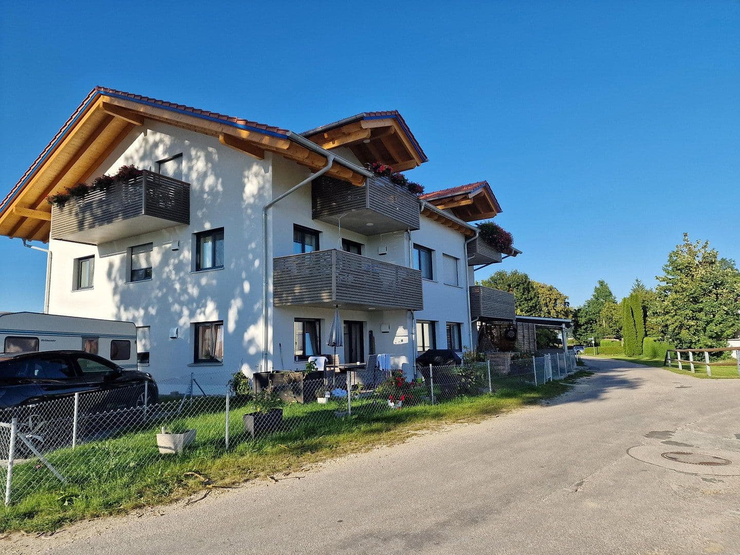 Pronájem bytu 3+1 78 m², Schloßstraße 11, Aham, Bavorsko Pronájem bytu 3+1 78 m², Schloßstraße 11, Aham, Bavorsko