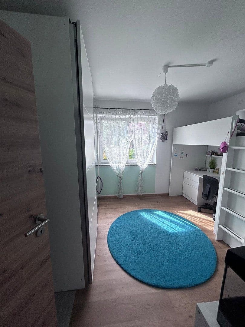 Pronájem bytu 3+1 78 m², Schloßstraße 11, Aham, Bavorsko Pronájem bytu 3+1 78 m², Schloßstraße 11, Aham, Bavorsko