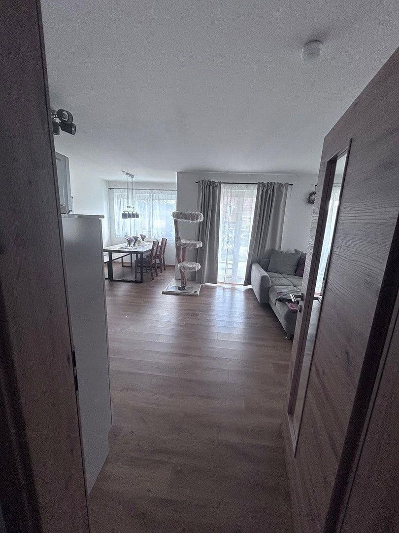 Pronájem bytu 3+1 78 m², Schloßstraße 11, Aham, Bavorsko Pronájem bytu 3+1 78 m², Schloßstraße 11, Aham, Bavorsko