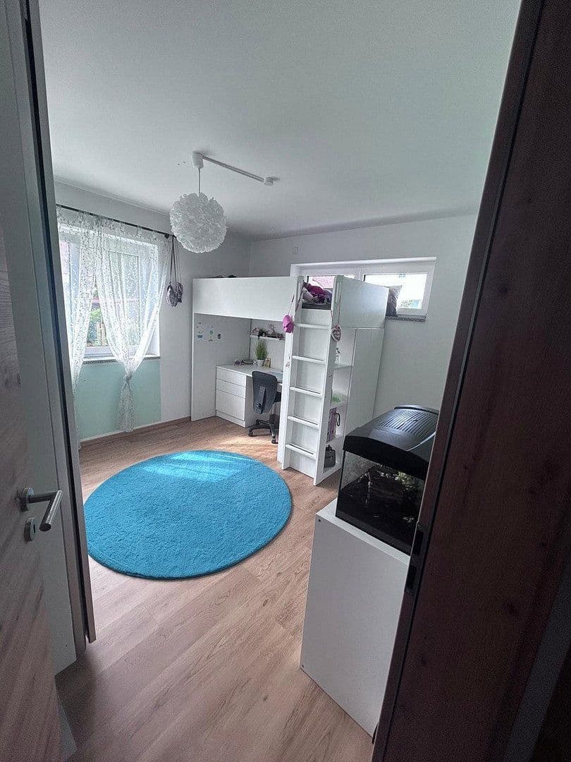 Pronájem bytu 3+1 78 m², Schloßstraße 11, Aham, Bavorsko Pronájem bytu 3+1 78 m², Schloßstraße 11, Aham, Bavorsko