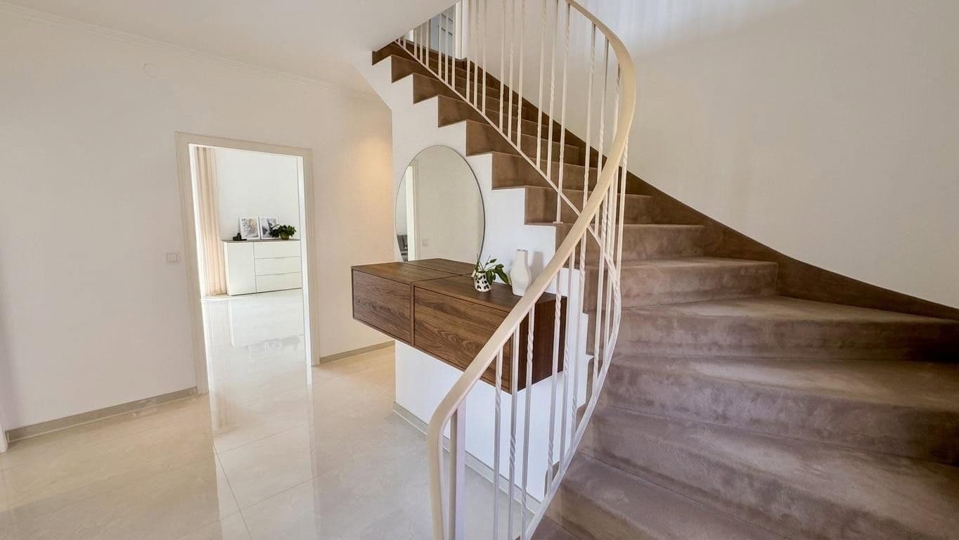 Prodej domu 140 m², pozemek 306 m², Achim, Dolní Sasko Prodej domu 140 m², pozemek 306 m², Achim, Dolní Sasko