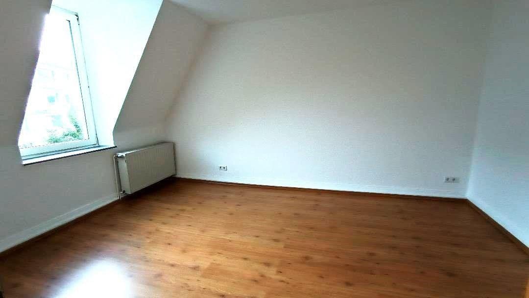 Pronájem bytu 4+1 100 m², Feldstr. 48, Wuppertal, Severní Porýní-Vestfálsko Pronájem bytu 4+1 100 m², Feldstr. 48, Wuppertal, Severní Porýní-Vestfálsko