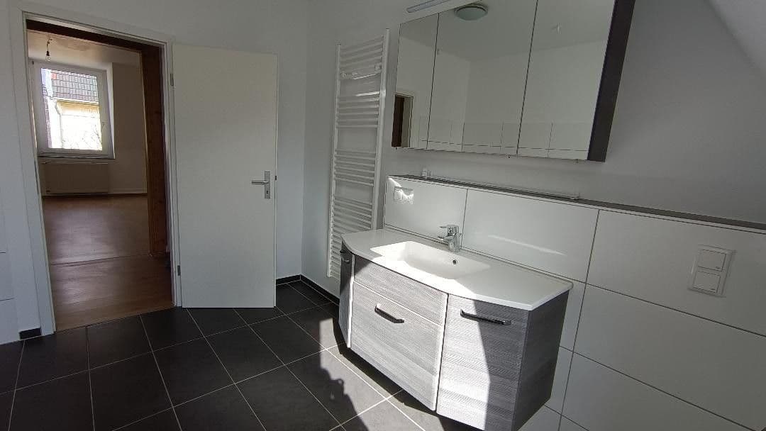 Pronájem bytu 4+1 100 m², Feldstr. 48, Wuppertal, Severní Porýní-Vestfálsko Pronájem bytu 4+1 100 m², Feldstr. 48, Wuppertal, Severní Porýní-Vestfálsko