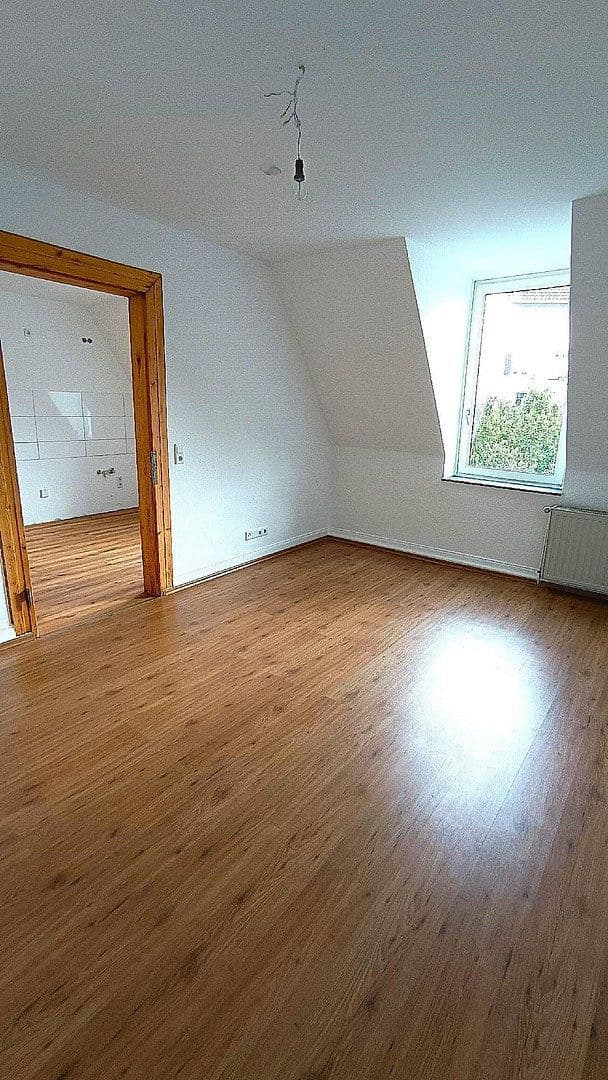 Pronájem bytu 4+1 100 m², Feldstr. 48, Wuppertal, Severní Porýní-Vestfálsko Pronájem bytu 4+1 100 m², Feldstr. 48, Wuppertal, Severní Porýní-Vestfálsko