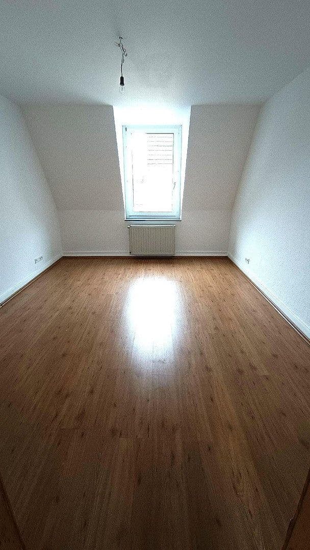 Pronájem bytu 4+1 100 m², Feldstr. 48, Wuppertal, Severní Porýní-Vestfálsko Pronájem bytu 4+1 100 m², Feldstr. 48, Wuppertal, Severní Porýní-Vestfálsko