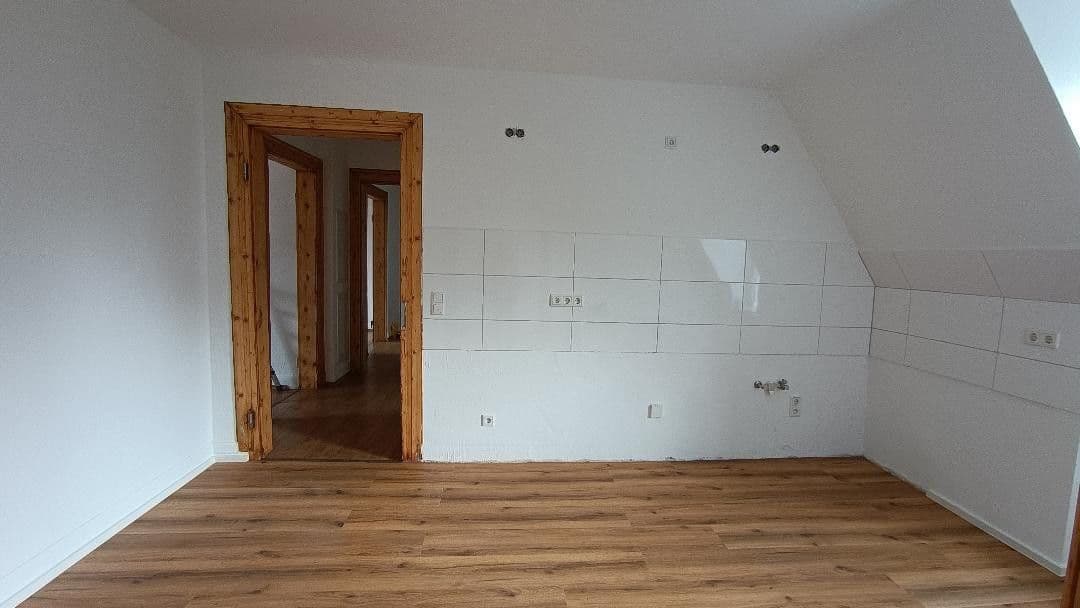 Pronájem bytu 4+1 100 m², Feldstr. 48, Wuppertal, Severní Porýní-Vestfálsko Pronájem bytu 4+1 100 m², Feldstr. 48, Wuppertal, Severní Porýní-Vestfálsko