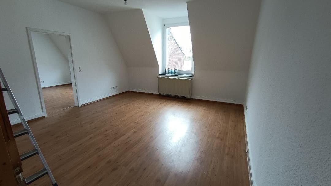 Pronájem bytu 4+1 100 m², Feldstr. 48, Wuppertal, Severní Porýní-Vestfálsko Pronájem bytu 4+1 100 m², Feldstr. 48, Wuppertal, Severní Porýní-Vestfálsko