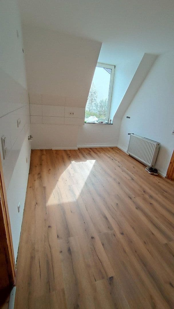 Pronájem bytu 4+1 100 m², Feldstr. 48, Wuppertal, Severní Porýní-Vestfálsko Pronájem bytu 4+1 100 m², Feldstr. 48, Wuppertal, Severní Porýní-Vestfálsko