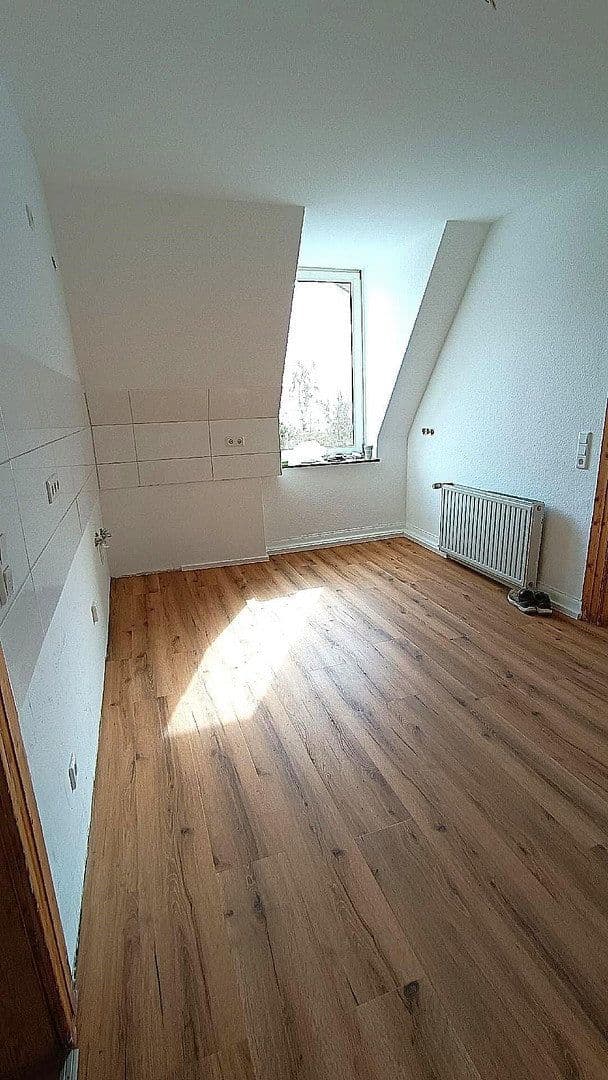 Pronájem bytu 4+1 100 m², Feldstr. 48, Wuppertal, Severní Porýní-Vestfálsko Pronájem bytu 4+1 100 m², Feldstr. 48, Wuppertal, Severní Porýní-Vestfálsko