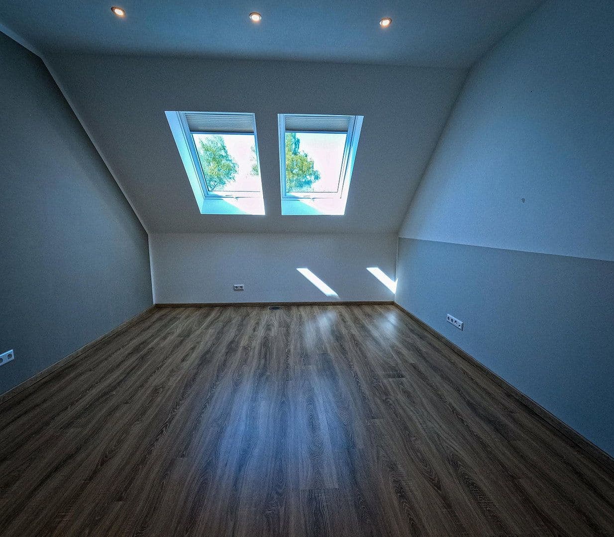 Prodej domu 268 m², pozemek 785 m², Hilpoltstein, Bavorsko Prodej domu 268 m², pozemek 785 m², Hilpoltstein, Bavorsko