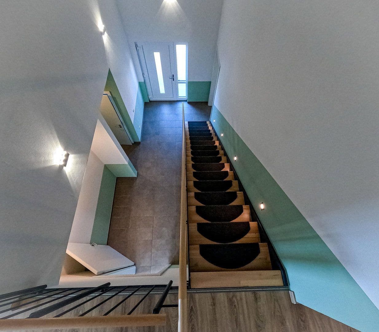 Prodej domu 268 m², pozemek 785 m², Hilpoltstein, Bavorsko Prodej domu 268 m², pozemek 785 m², Hilpoltstein, Bavorsko