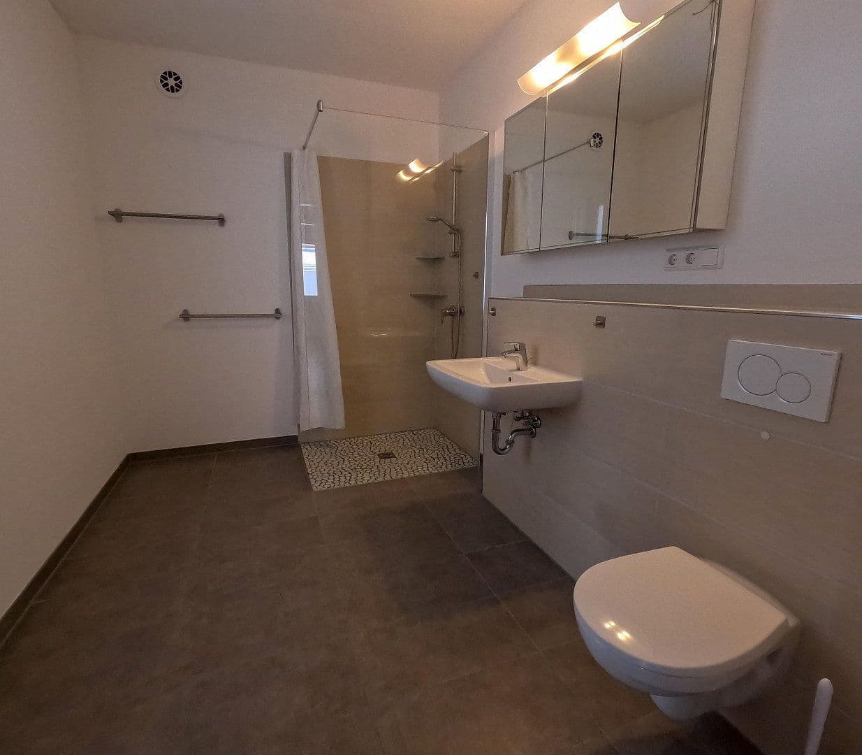 Prodej domu 268 m², pozemek 785 m², Hilpoltstein, Bavorsko Prodej domu 268 m², pozemek 785 m², Hilpoltstein, Bavorsko