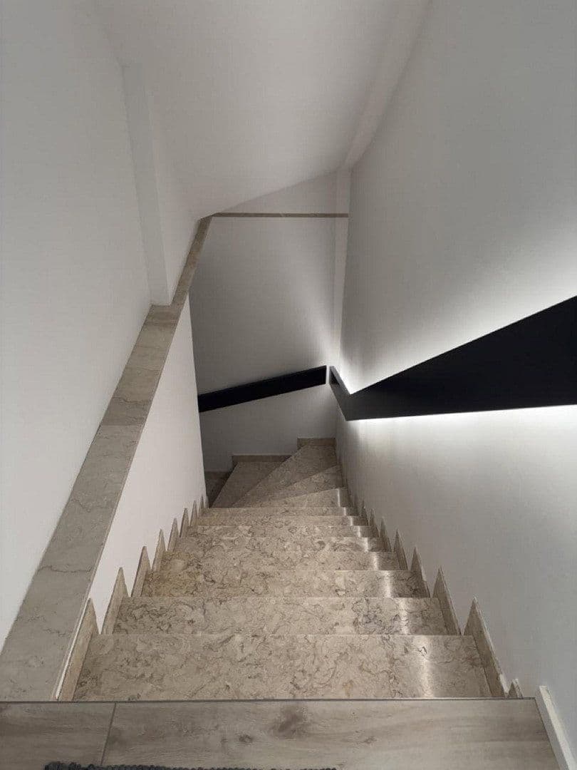 Pronájem bytu 5+1 166 m², Neu-Anspach, Hessen Pronájem bytu 5+1 166 m², Neu-Anspach, Hessen