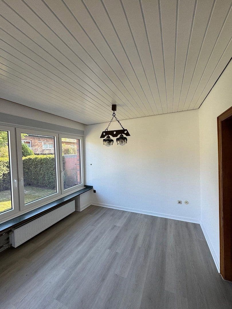 Pronájem domu 120 m², pozemek 306 m², Oberhausen, Severní Porýní-Vestfálsko Pronájem domu 120 m², pozemek 306 m², Oberhausen, Severní Porýní-Vestfálsko