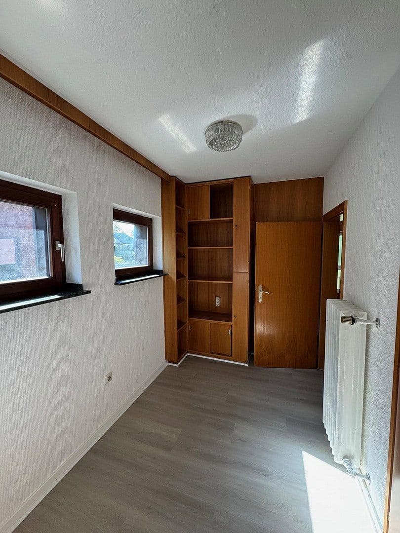 Pronájem domu 120 m², pozemek 306 m², Oberhausen, Severní Porýní-Vestfálsko Pronájem domu 120 m², pozemek 306 m², Oberhausen, Severní Porýní-Vestfálsko