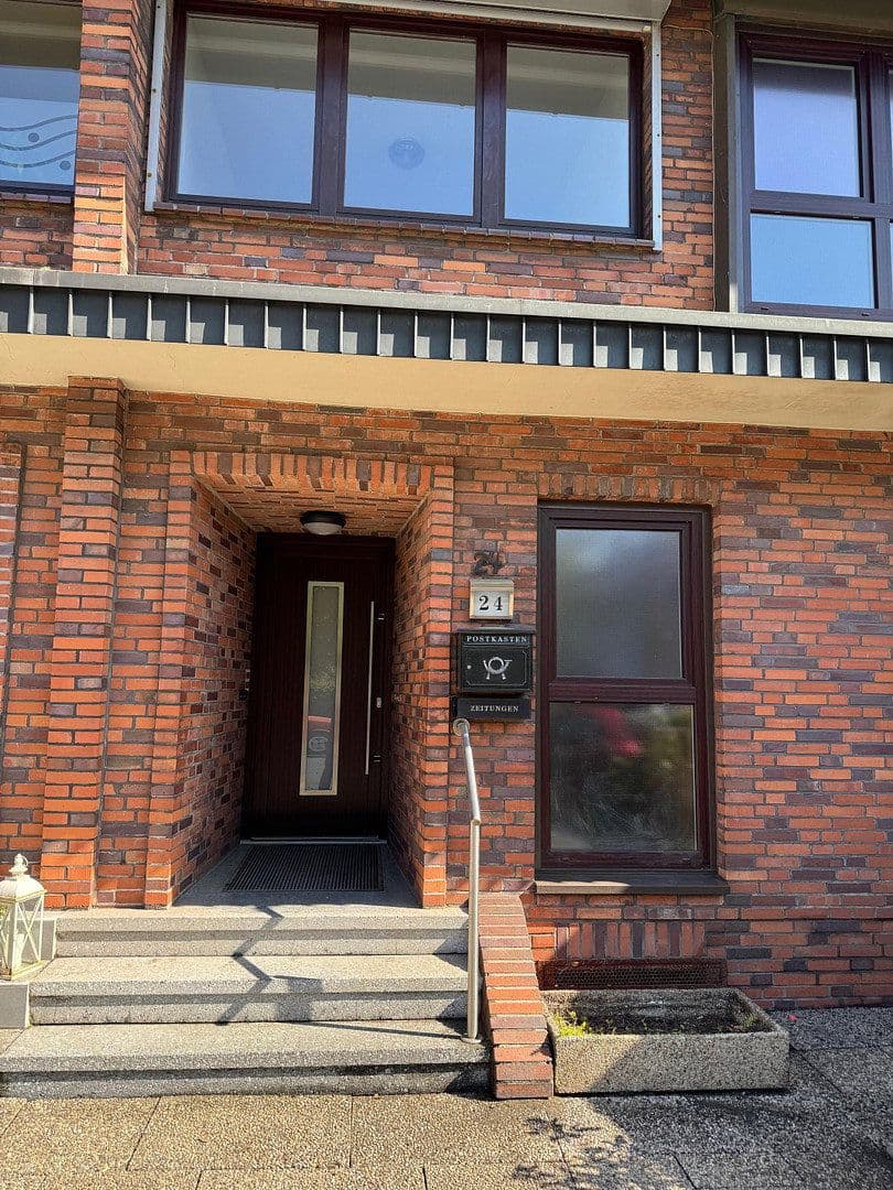 Pronájem domu 120 m², pozemek 306 m², Oberhausen, Severní Porýní-Vestfálsko Pronájem domu 120 m², pozemek 306 m², Oberhausen, Severní Porýní-Vestfálsko