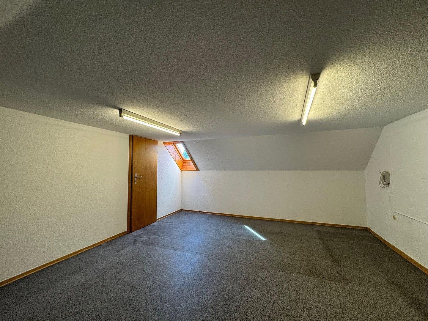 Pronájem domu 120 m², pozemek 306 m², Oberhausen, Severní Porýní-Vestfálsko Pronájem domu 120 m², pozemek 306 m², Oberhausen, Severní Porýní-Vestfálsko