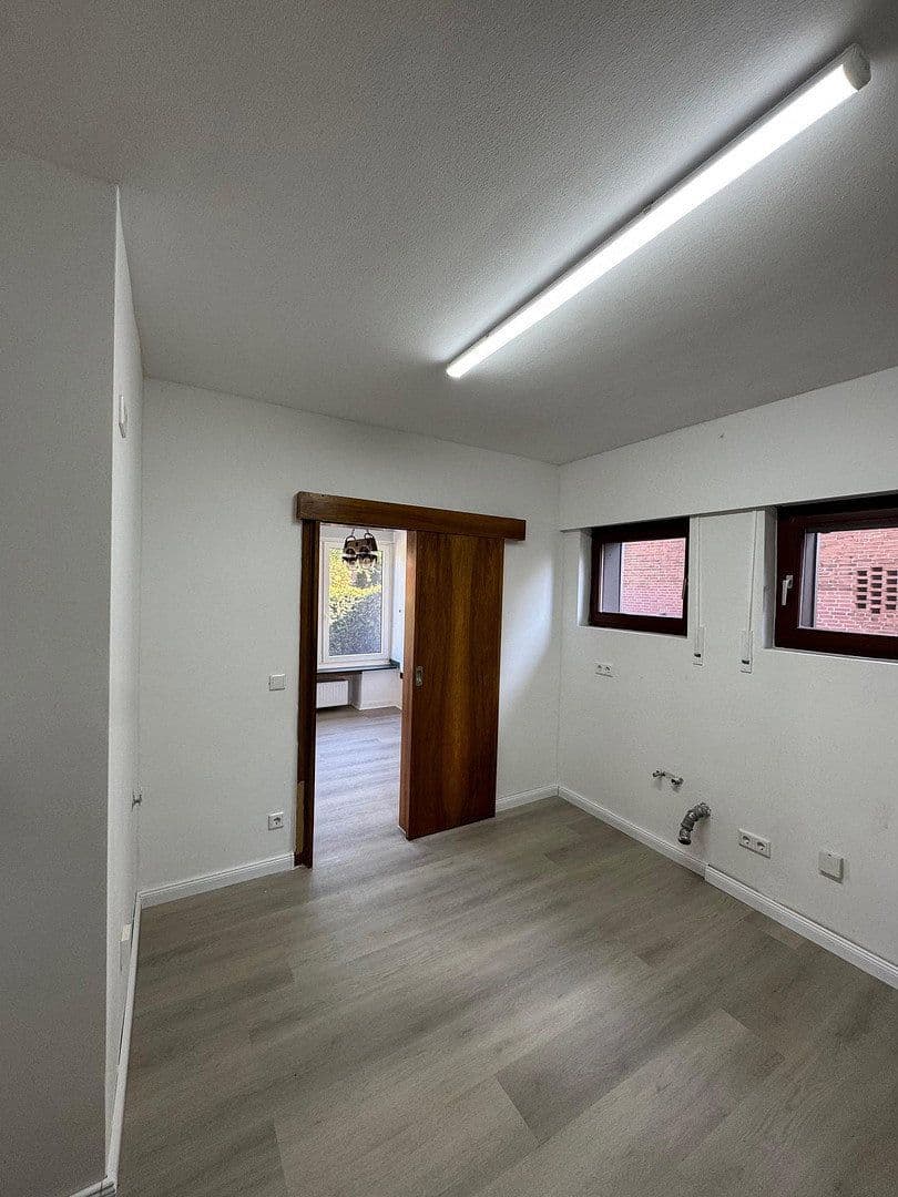 Pronájem domu 120 m², pozemek 306 m², Oberhausen, Severní Porýní-Vestfálsko Pronájem domu 120 m², pozemek 306 m², Oberhausen, Severní Porýní-Vestfálsko
