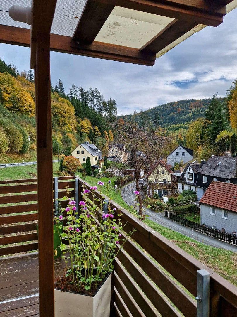 Prodej domu 130 m², pozemek 370 m², Zum Rodachtal 28, Schwarzenbach am Wald, Bavorsko Prodej domu 130 m², pozemek 370 m², Zum Rodachtal 28, Schwarzenbach am Wald, Bavorsko