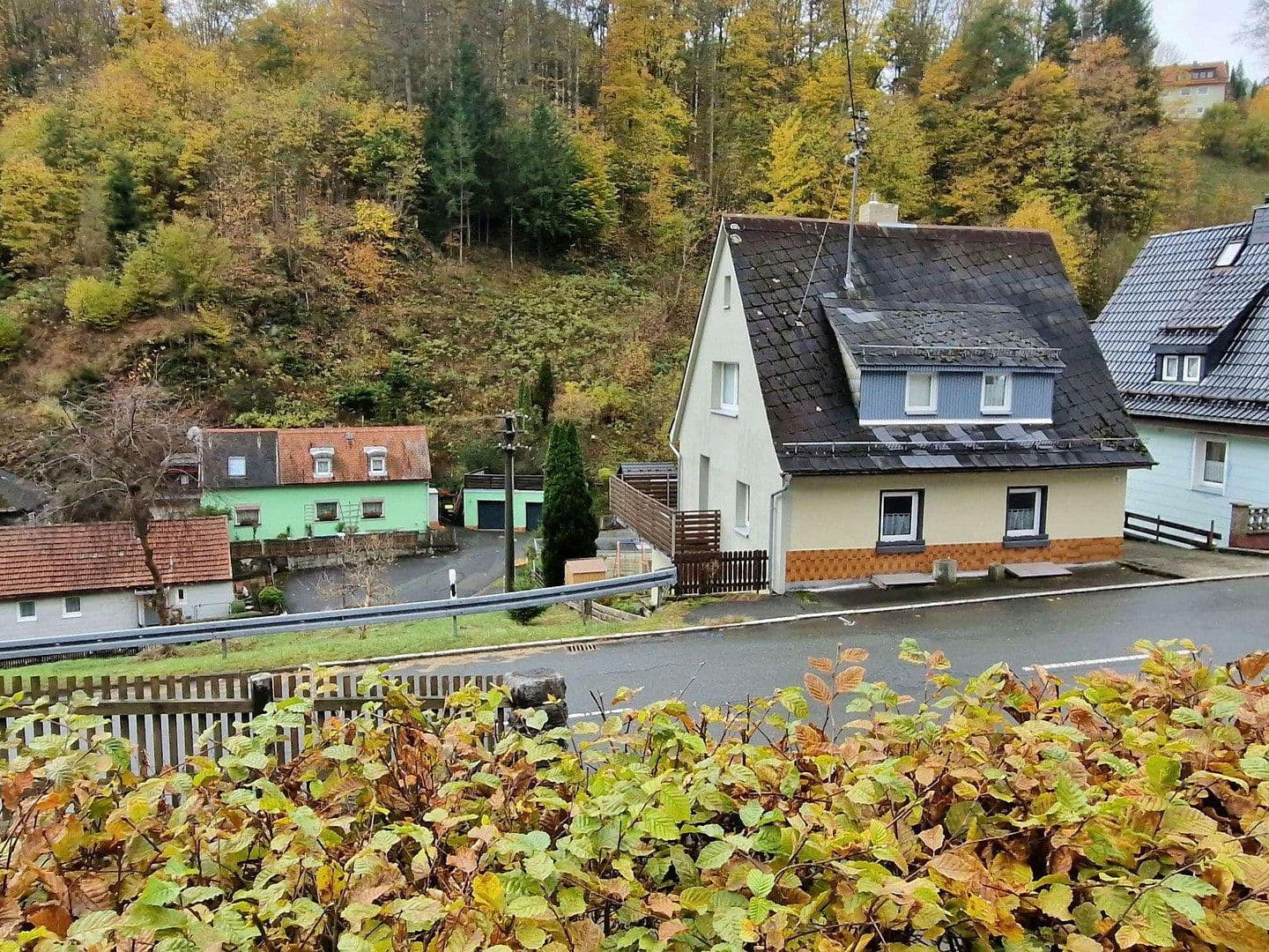 Prodej domu 130 m², pozemek 370 m², Zum Rodachtal 28, Schwarzenbach am Wald, Bavorsko Prodej domu 130 m², pozemek 370 m², Zum Rodachtal 28, Schwarzenbach am Wald, Bavorsko