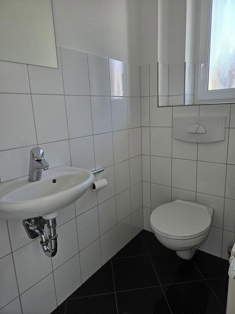 Pronájem domu 180 m², pozemek 388 m², Brühlstr. 39, Stutensee, Bádensko-Württembersko Pronájem domu 180 m², pozemek 388 m², Brühlstr. 39, Stutensee, Bádensko-Württembersko