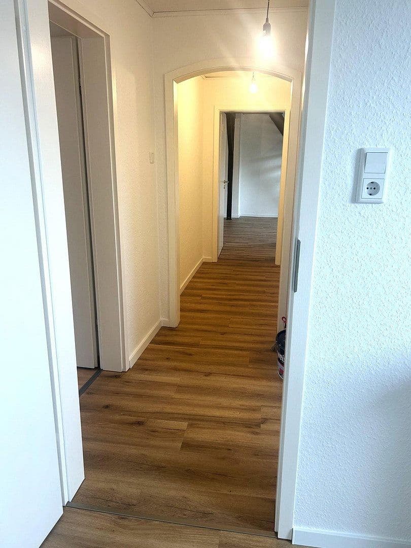 Pronájem bytu 3+kk 87 m², Grafenstraße 13, Wuppertal, Severní Porýní-Vestfálsko Pronájem bytu 3+kk 87 m², Grafenstraße 13, Wuppertal, Severní Porýní-Vestfálsko