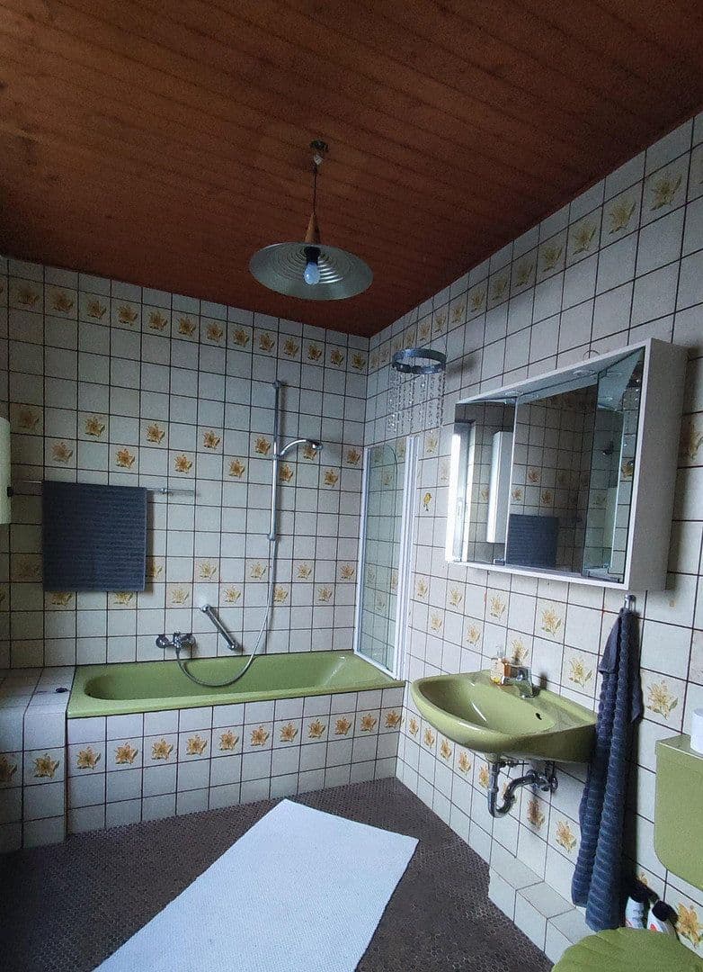 Pronájem domu 148 m², pozemek 410 m², Solingen, Severní Porýní-Vestfálsko Pronájem domu 148 m², pozemek 410 m², Solingen, Severní Porýní-Vestfálsko