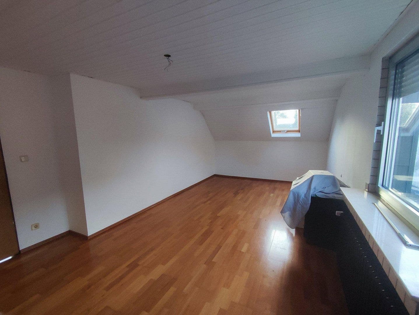 Pronájem domu 148 m², pozemek 410 m², Solingen, Severní Porýní-Vestfálsko Pronájem domu 148 m², pozemek 410 m², Solingen, Severní Porýní-Vestfálsko