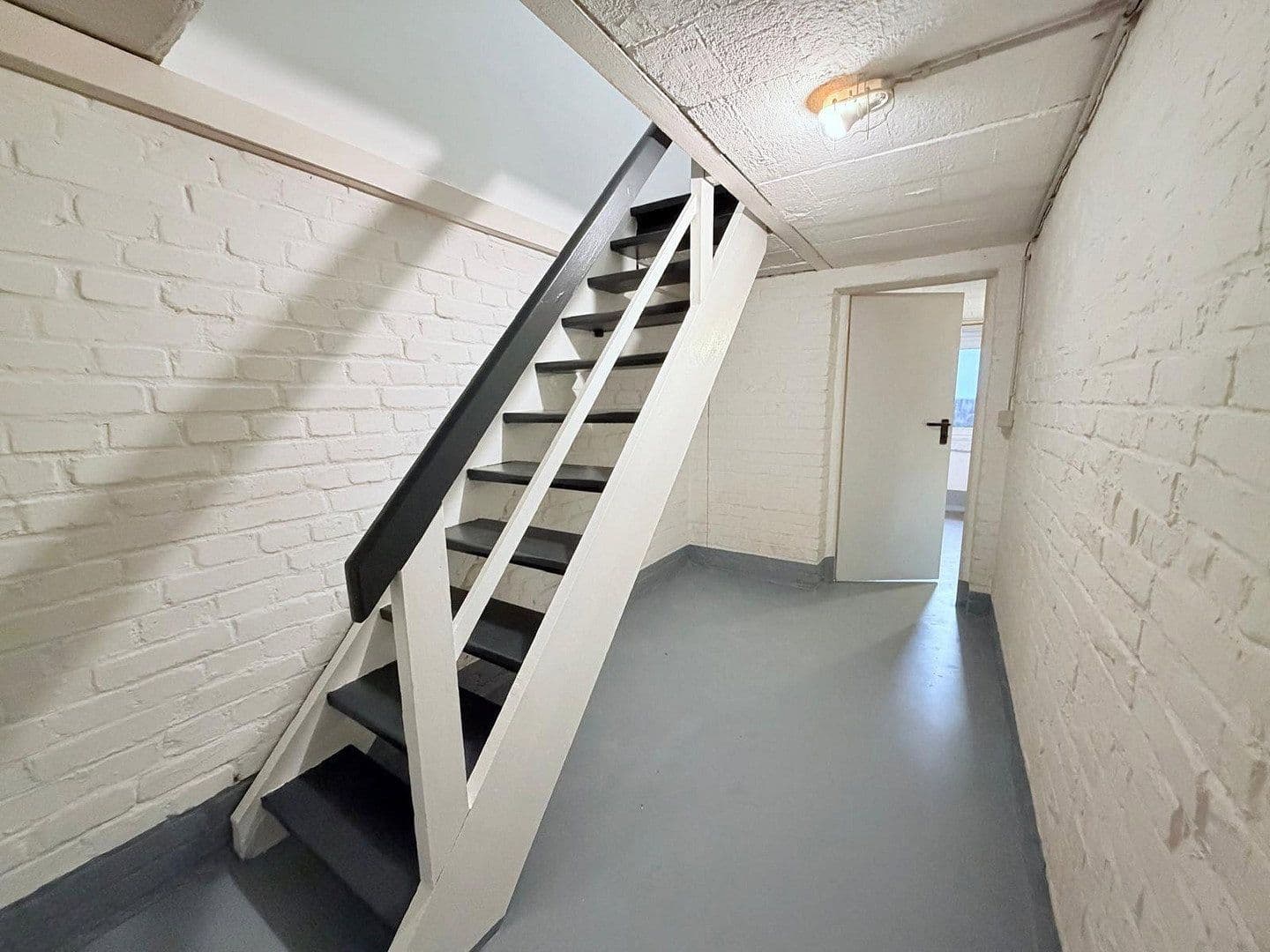 Prodej domu 85 m², pozemek 106 m², Aplerbecker Straße 76, Düsseldorf, Severní Porýní-Vestfálsko Prodej domu 85 m², pozemek 106 m², Aplerbecker Straße 76, Düsseldorf, Severní Porýní-Vestfálsko