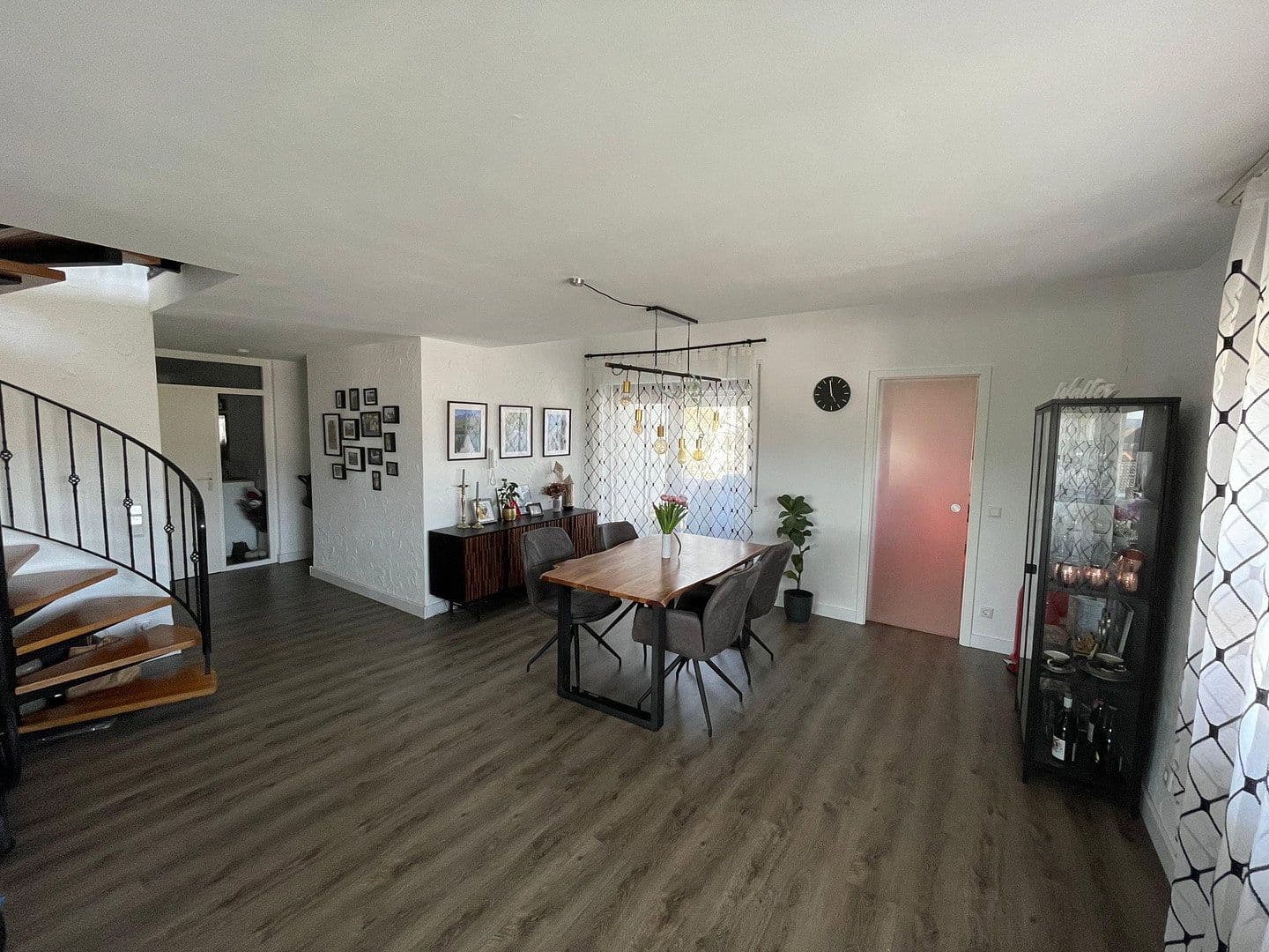 Prodej bytu 4+kk 152 m², Philipp-Funk-Straße 98, Aalen, Bádensko-Württembersko Prodej bytu 4+kk 152 m², Philipp-Funk-Straße 98, Aalen, Bádensko-Württembersko