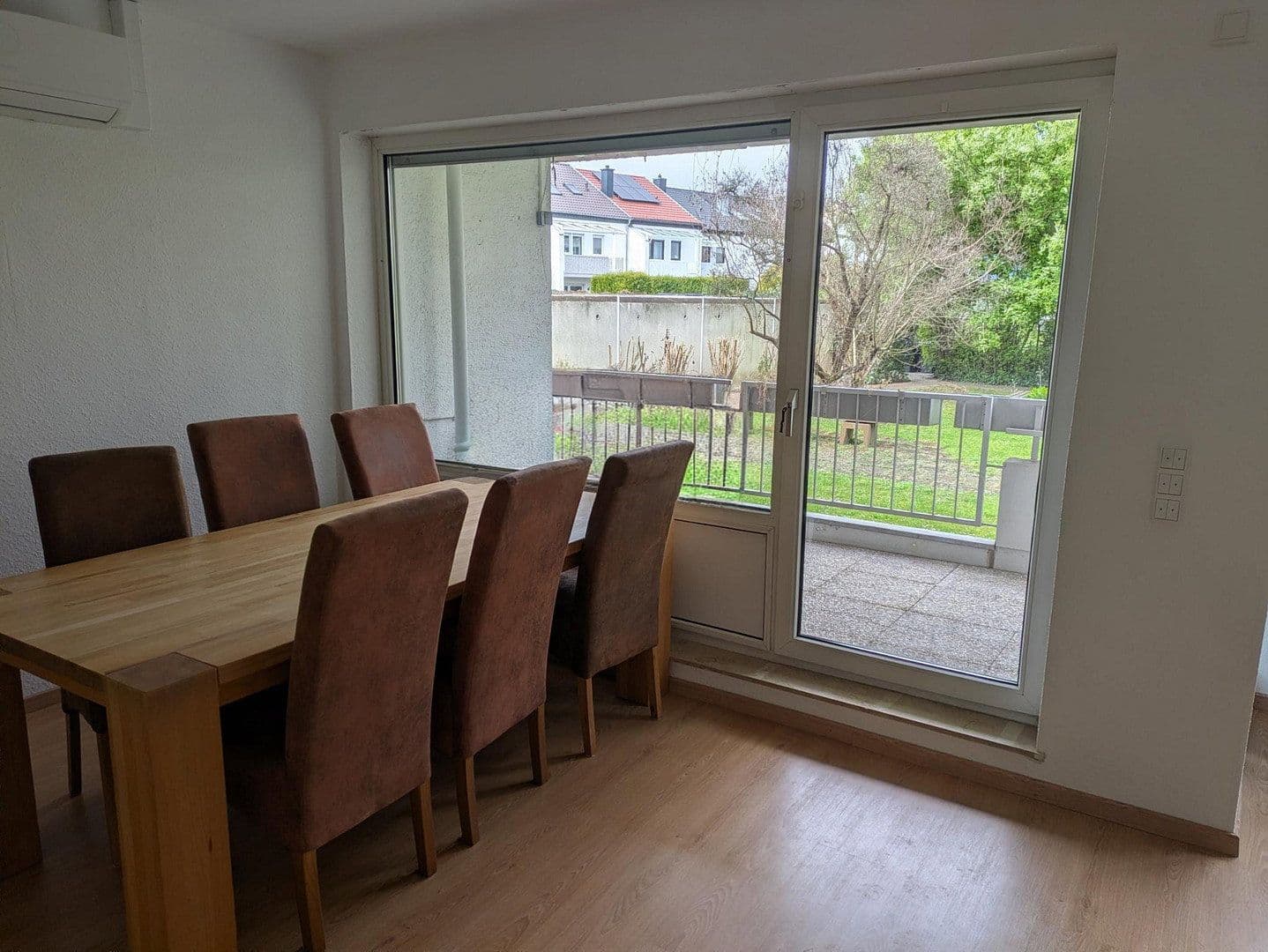 Prodej bytu 3+1 98 m², Ziegelofenweg 3, Speyer, Porýní-Falc Prodej bytu 3+1 98 m², Ziegelofenweg 3, Speyer, Porýní-Falc