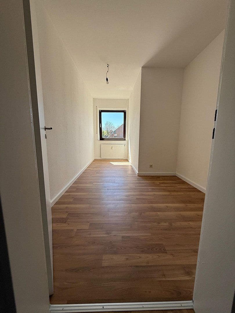 Pronájem bytu 4+1 88 m², Hannoveraner Str. 58, Lingen (Ems), Dolní Sasko Pronájem bytu 4+1 88 m², Hannoveraner Str. 58, Lingen (Ems), Dolní Sasko