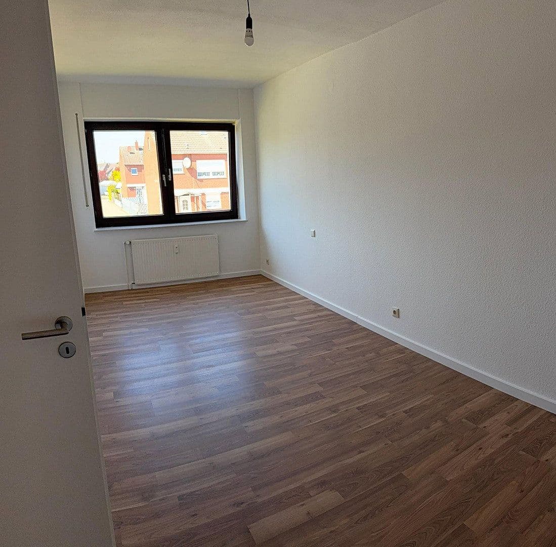 Pronájem bytu 4+1 88 m², Hannoveraner Str. 58, Lingen (Ems), Dolní Sasko Pronájem bytu 4+1 88 m², Hannoveraner Str. 58, Lingen (Ems), Dolní Sasko