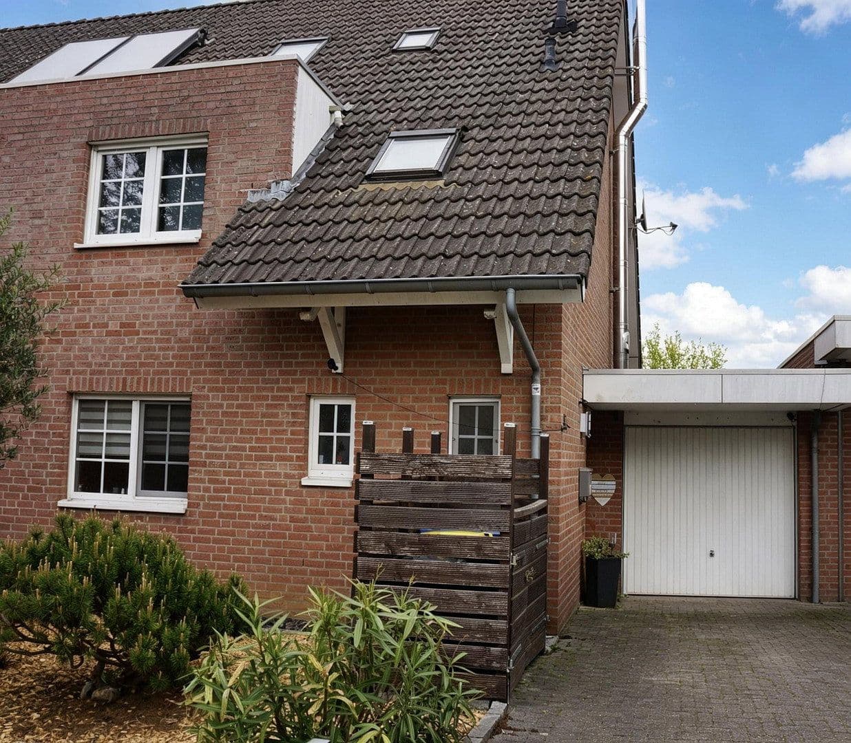 Prodej domu 128 m², pozemek 278 m², Erkelenz, Severní Porýní-Vestfálsko Prodej domu 128 m², pozemek 278 m², Erkelenz, Severní Porýní-Vestfálsko
