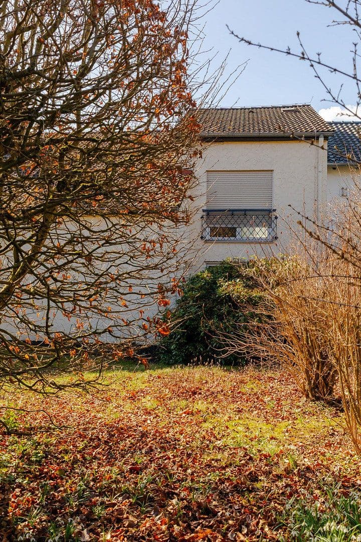 Prodej domu 185 m², pozemek 630 m², Kronberg im Taunus, Hessen Prodej domu 185 m², pozemek 630 m², Kronberg im Taunus, Hessen