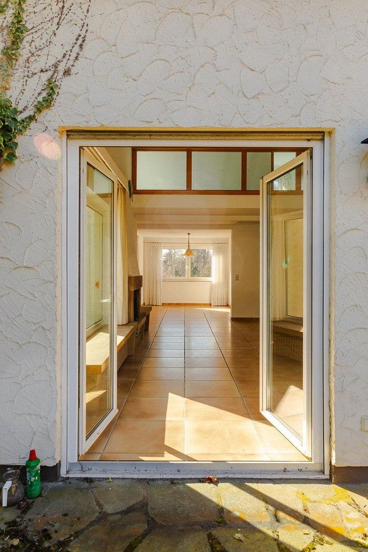 Prodej domu 185 m², pozemek 630 m², Kronberg im Taunus, Hessen Prodej domu 185 m², pozemek 630 m², Kronberg im Taunus, Hessen