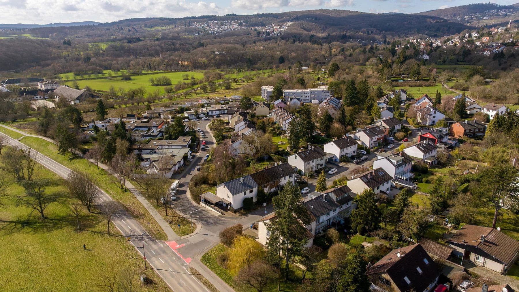 Prodej domu 185 m², pozemek 630 m², Kronberg im Taunus, Hessen Prodej domu 185 m², pozemek 630 m², Kronberg im Taunus, Hessen